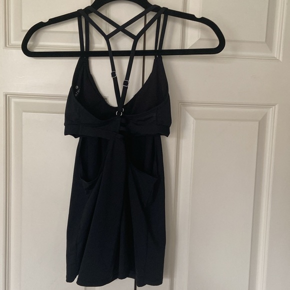 🔥 4/$20 Athleta XS yoga top with bra - Picture 2 of 6